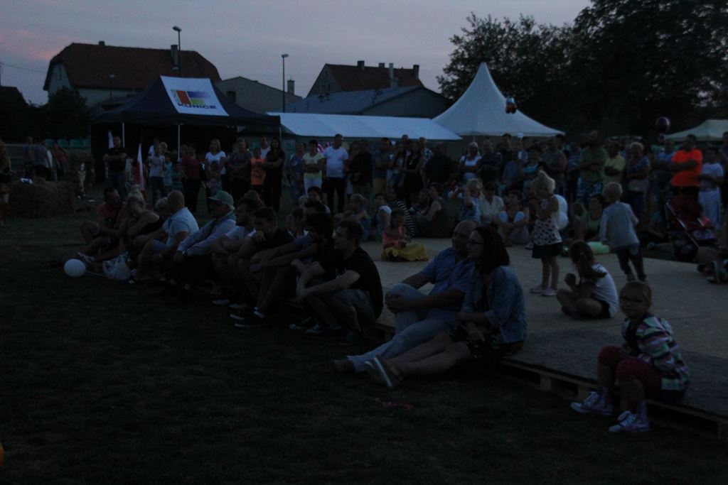 W Rosochatej mieszkańcy gminy Kunice bawili się do wieczora