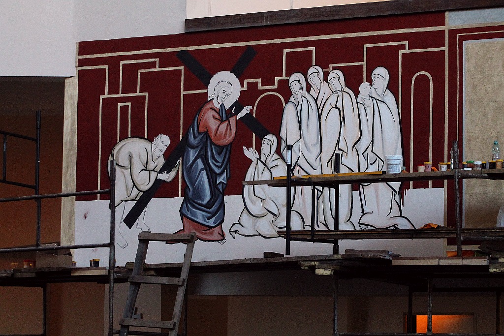 Siedem stacji Drogi Krzyżowej w kościele MBKP już namalowane