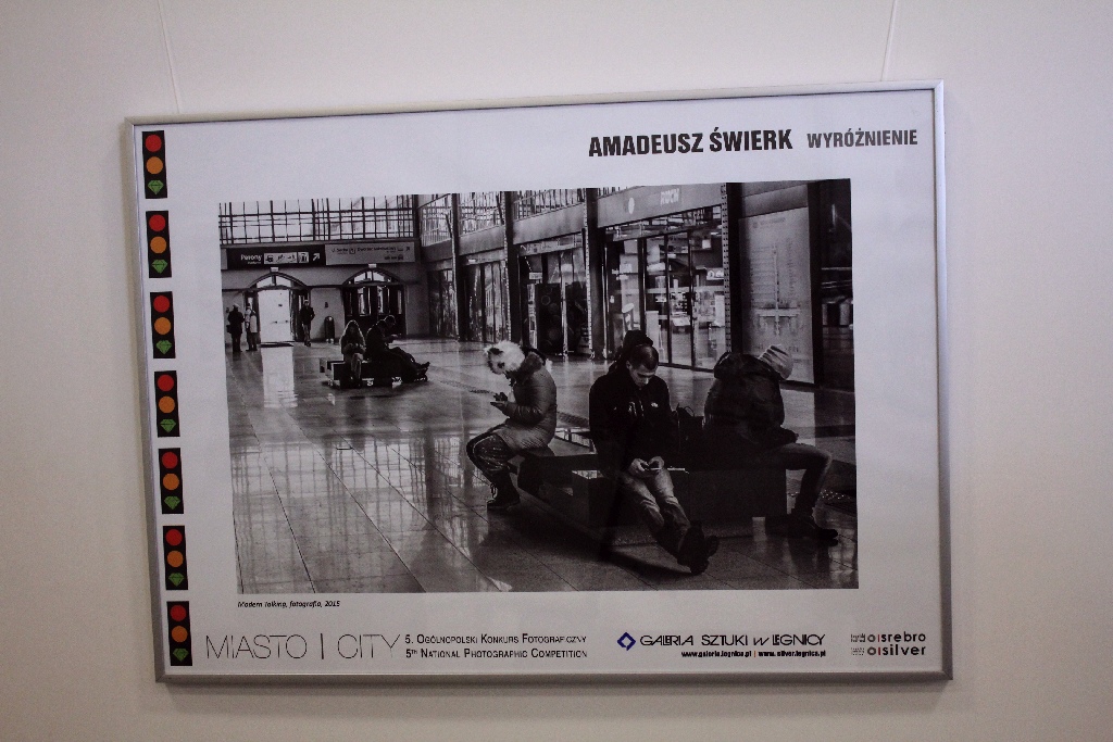 Wystawa fotograficzna Miasto na dworcu kolejowym w Legnicy
