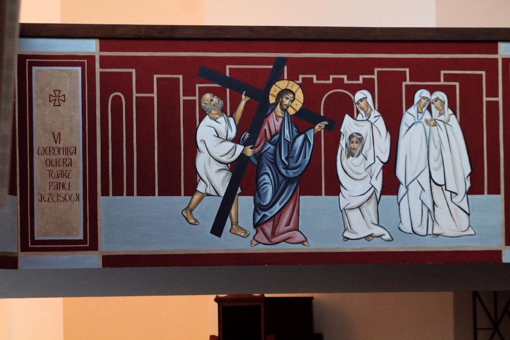 Siedem stacji Drogi Krzyżowej w kościele MBKP już namalowane