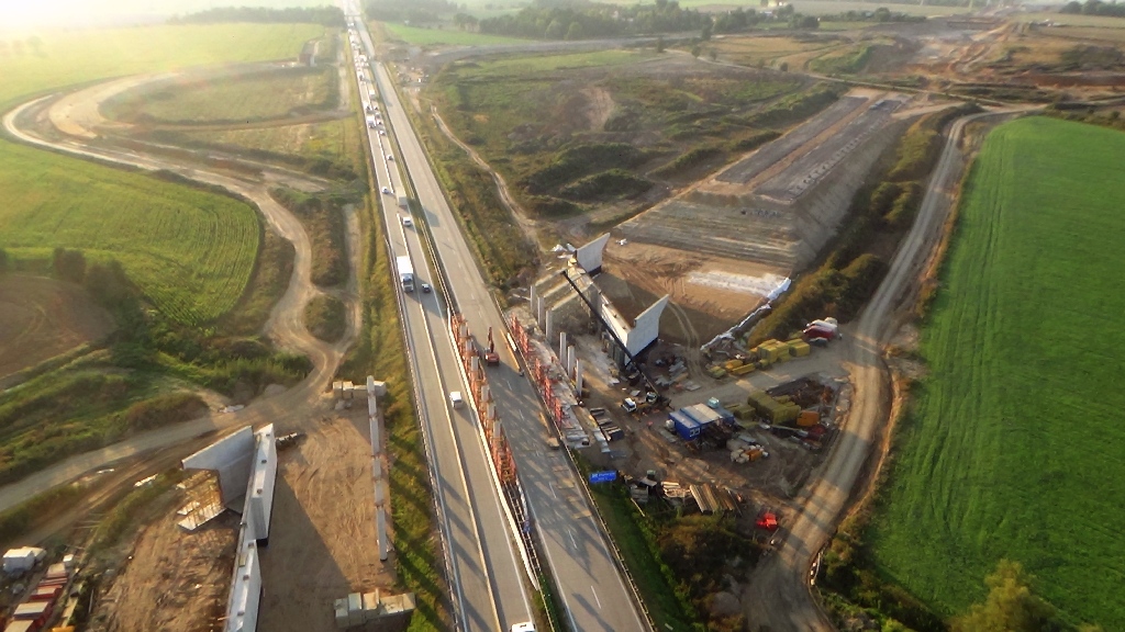 Budują drogę S3 z Legnicy do Lubina. Kolejny raport z lotu ptaka