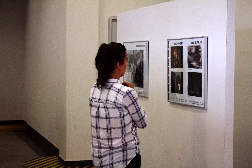 Wystawa fotograficzna Miasto na dworcu kolejowym w Legnicy