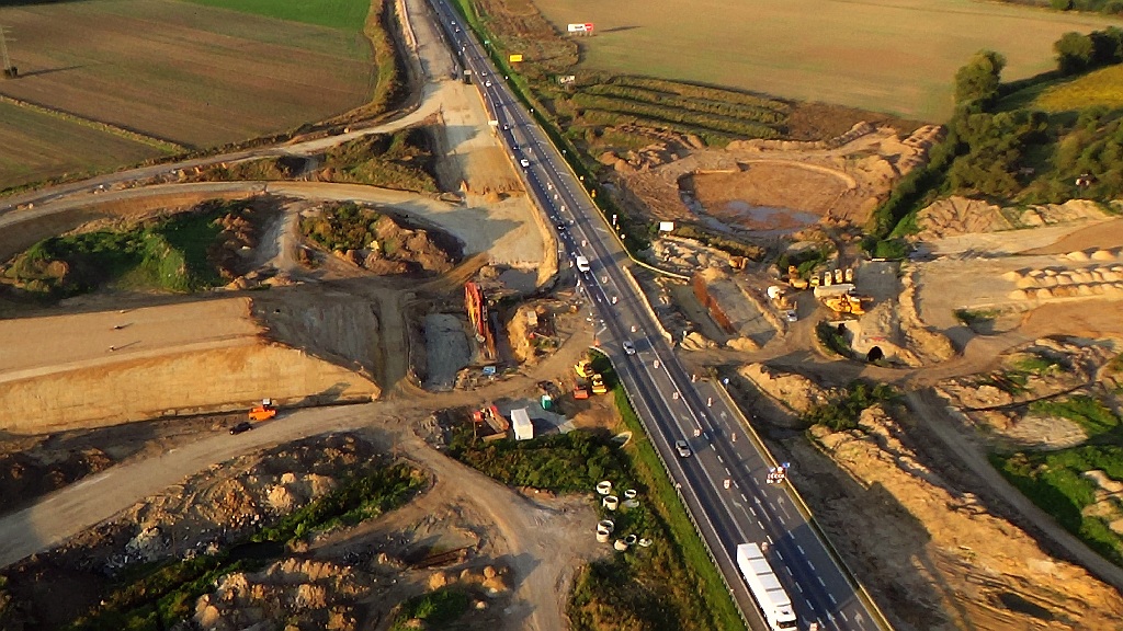 Budują drogę S3 z Legnicy do Lubina. Kolejny raport z lotu ptaka