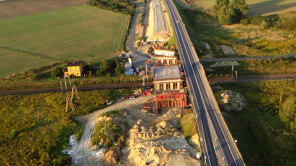 Budują drogę S3 z Legnicy do Lubina. Kolejny raport z lotu ptaka