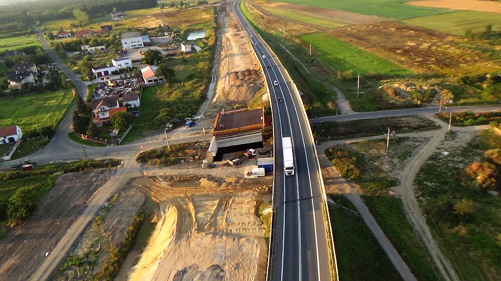 Budują drogę S3 z Legnicy do Lubina. Kolejny raport z lotu ptaka