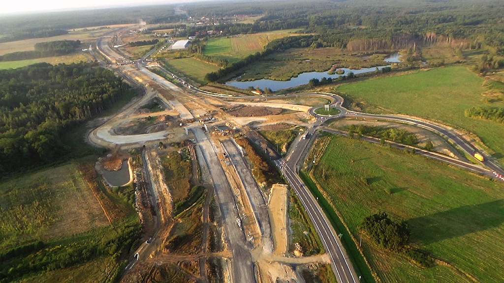 Budują drogę S3 z Legnicy do Lubina. Kolejny raport z lotu ptaka