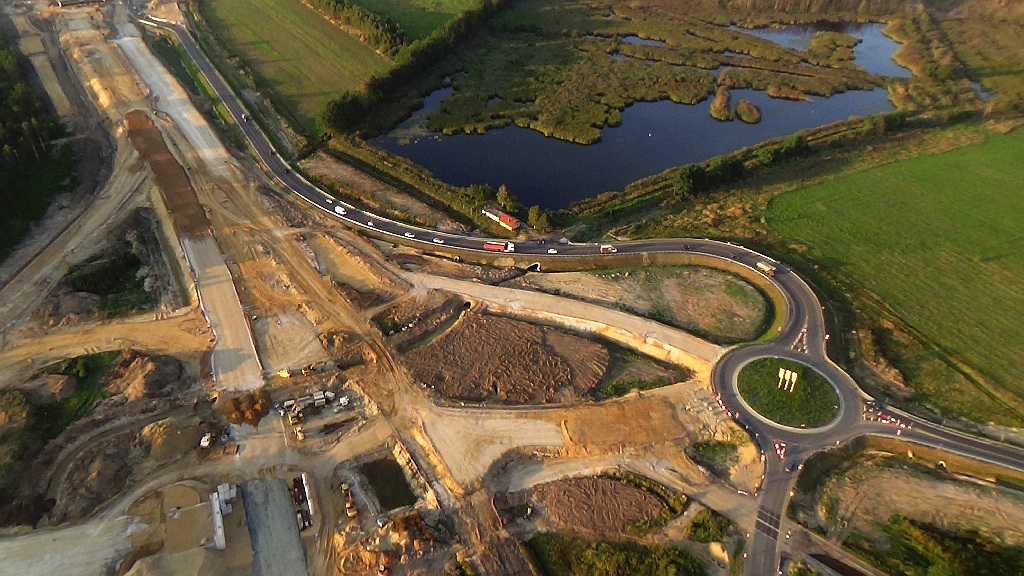 Budują drogę S3 z Legnicy do Lubina. Kolejny raport z lotu ptaka