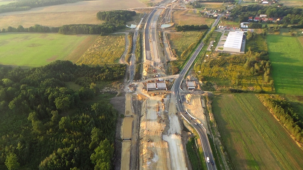Budują drogę S3 z Legnicy do Lubina. Kolejny raport z lotu ptaka