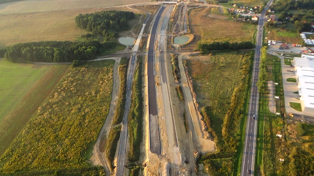 Budują drogę S3 z Legnicy do Lubina. Kolejny raport z lotu ptaka