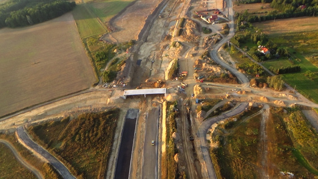 Budują drogę S3 z Legnicy do Lubina. Kolejny raport z lotu ptaka