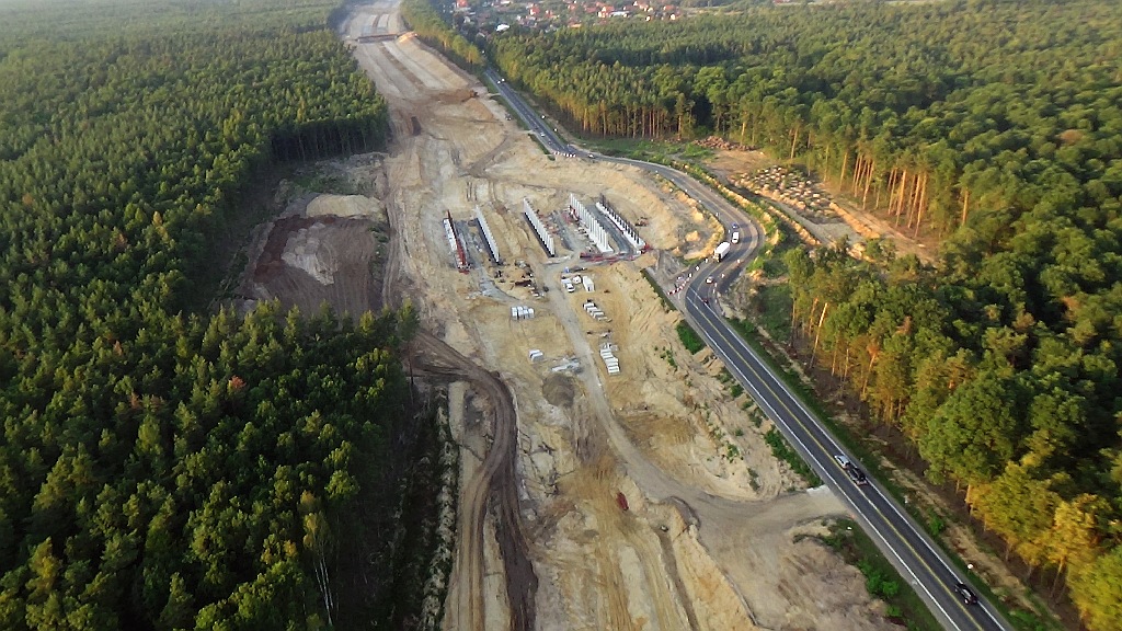 Budują drogę S3 z Legnicy do Lubina. Kolejny raport z lotu ptaka