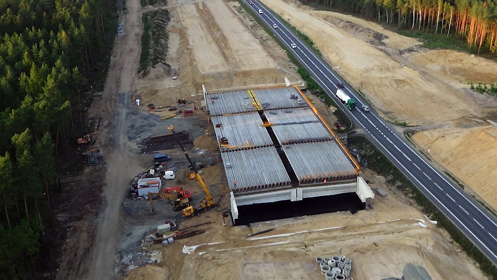 Budują drogę S3 z Legnicy do Lubina. Kolejny raport z lotu ptaka