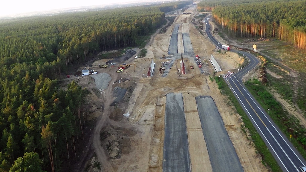 Budują drogę S3 z Legnicy do Lubina. Kolejny raport z lotu ptaka