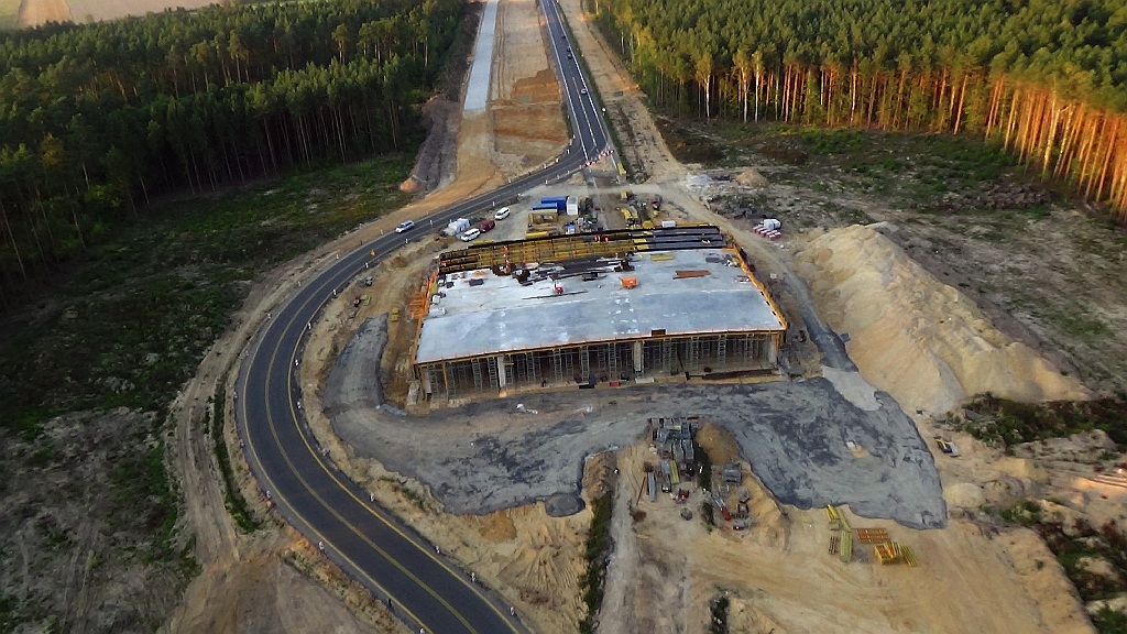 Budują drogę S3 z Legnicy do Lubina. Kolejny raport z lotu ptaka