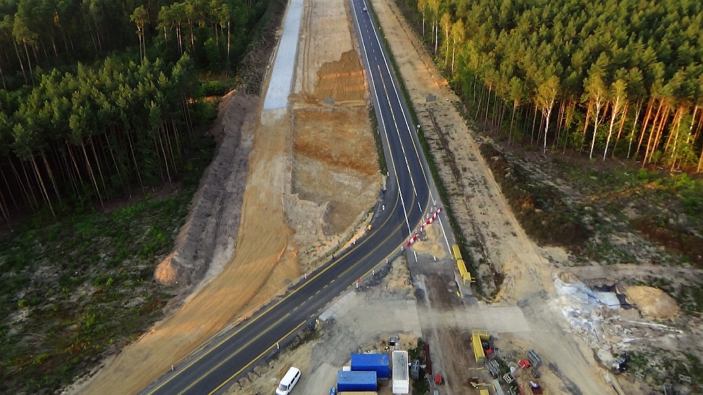 Budują drogę S3 z Legnicy do Lubina. Kolejny raport z lotu ptaka