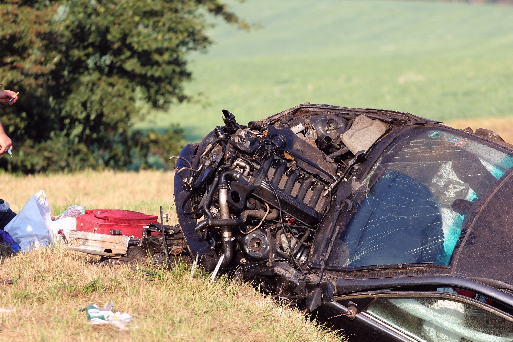 Trzy osoby ranne w wypadku. Na A4 dachował samochód