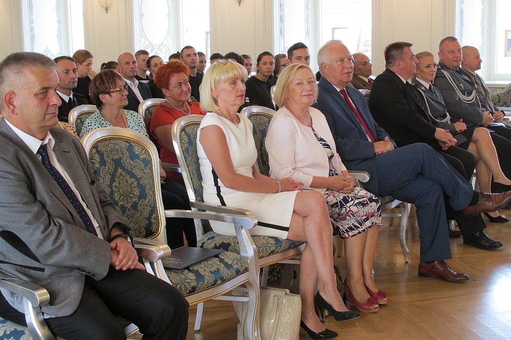 Legniccy strażnicy miejscy świętowali w akademii 25. urodziny