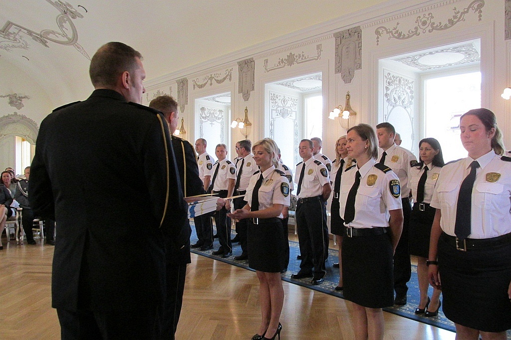 Legniccy strażnicy miejscy świętowali w akademii 25. urodziny