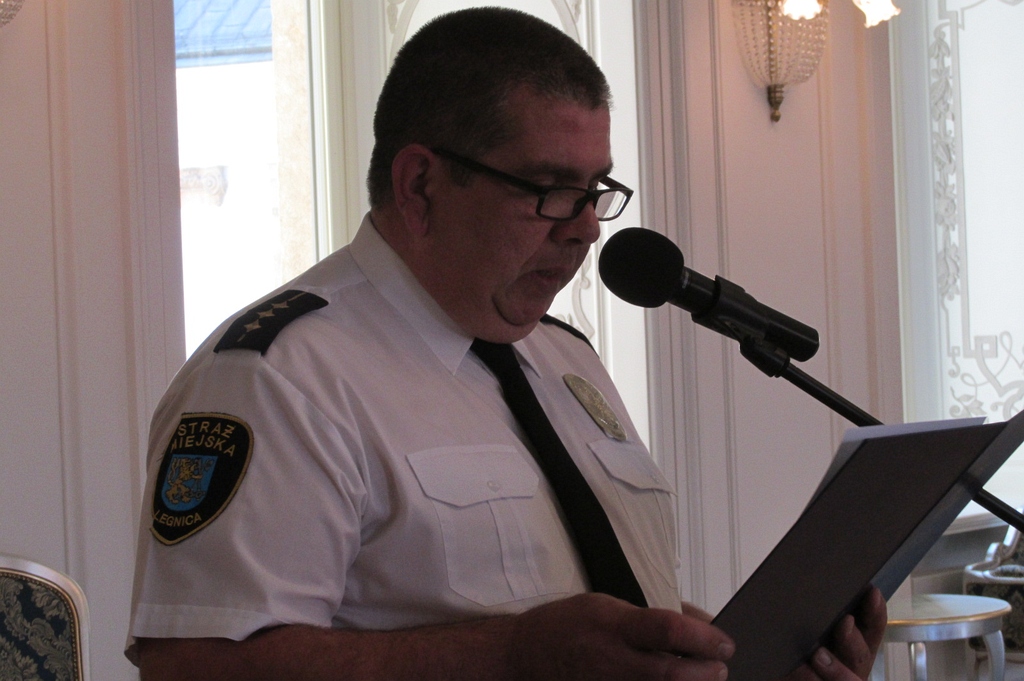 Legniccy strażnicy miejscy świętowali w akademii 25. urodziny
