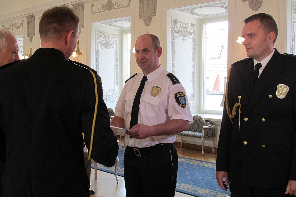 Legniccy strażnicy miejscy świętowali w akademii 25. urodziny