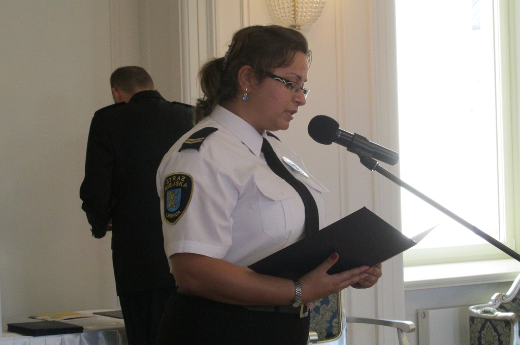 Legniccy strażnicy miejscy świętowali w akademii 25. urodziny