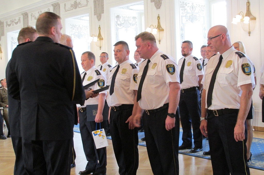 Legniccy strażnicy miejscy świętowali w akademii 25. urodziny