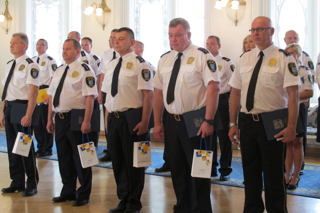 Legniccy strażnicy miejscy świętowali w akademii 25. urodziny