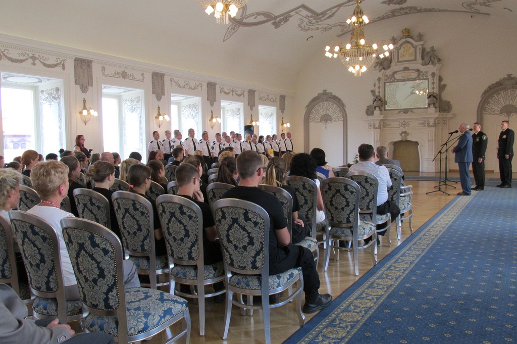 Legniccy strażnicy miejscy świętowali w akademii 25. urodziny