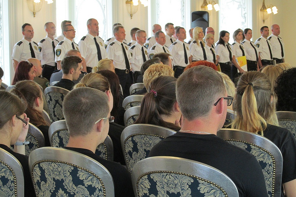 Legniccy strażnicy miejscy świętowali w akademii 25. urodziny