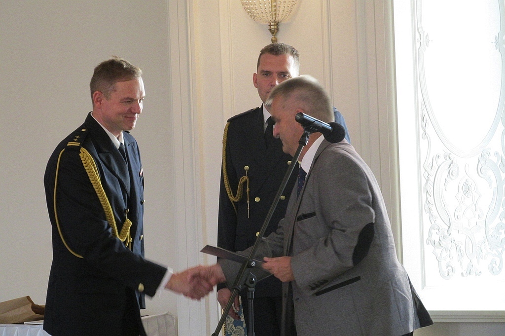 Legniccy strażnicy miejscy świętowali w akademii 25. urodziny