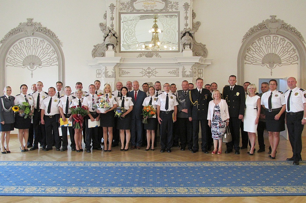 Legniccy strażnicy miejscy świętowali w akademii 25. urodziny