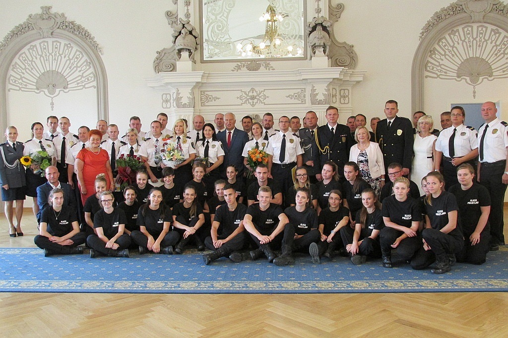 Legniccy strażnicy miejscy świętowali w akademii 25. urodziny