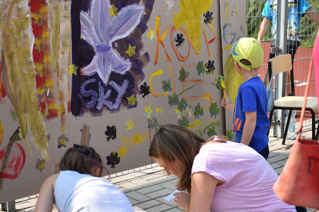 W legnickiej „dziewiątce” odbył się festyn „Postaw na rodzinę”
