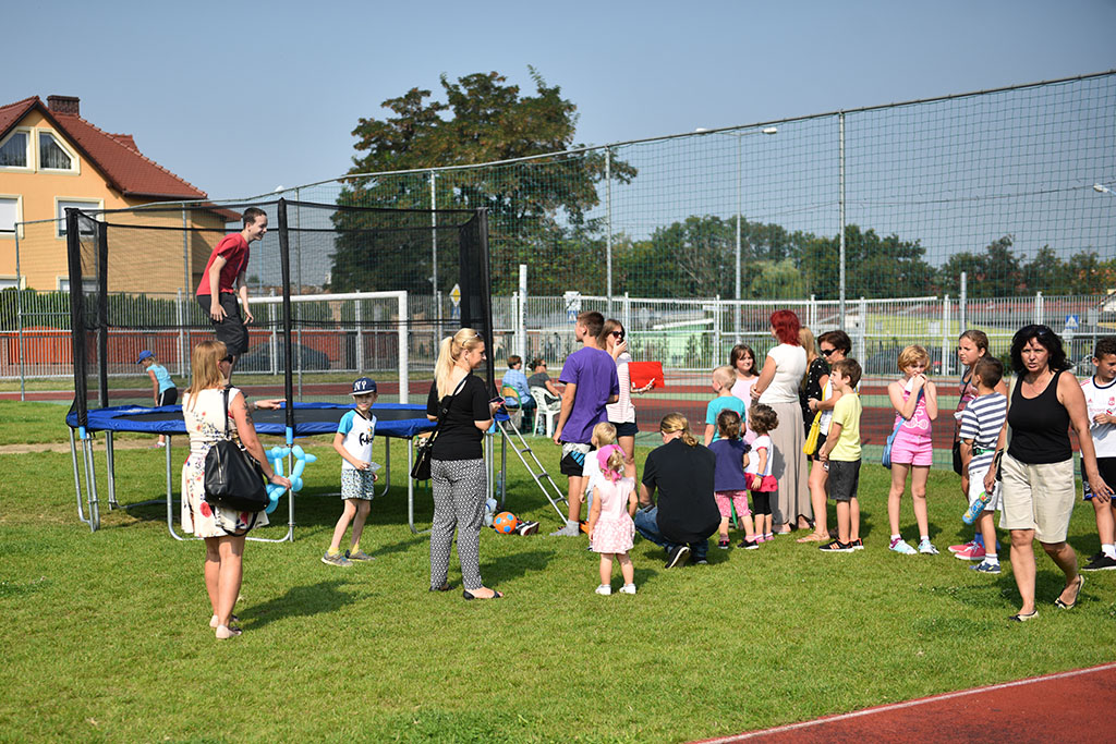 W legnickiej „dziewiątce” odbył się festyn „Postaw na rodzinę”