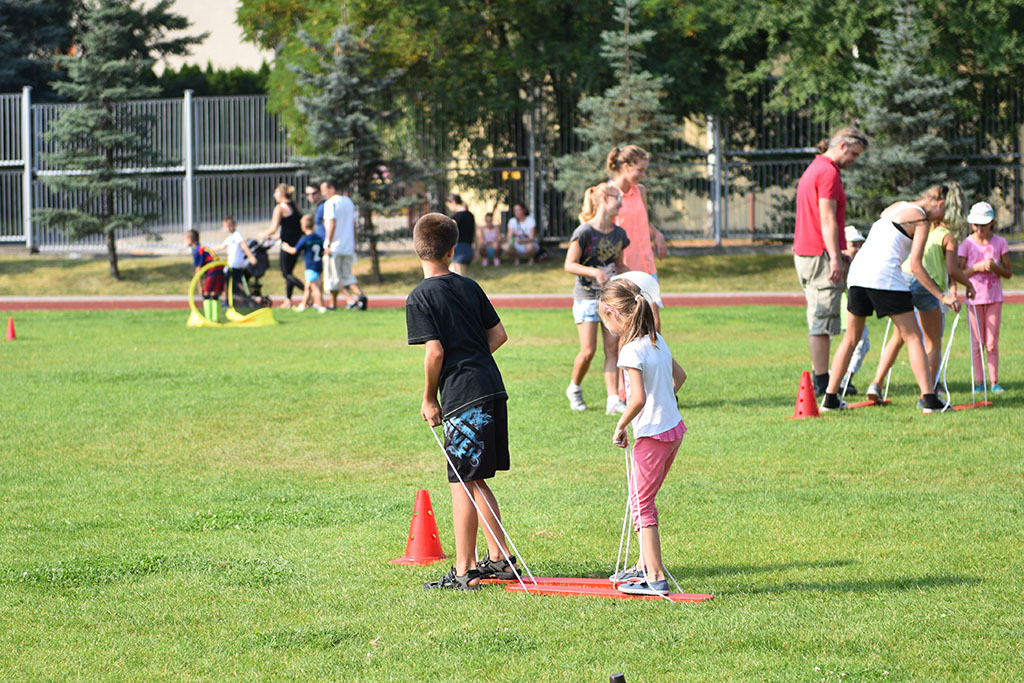 W legnickiej „dziewiątce” odbył się festyn „Postaw na rodzinę”
