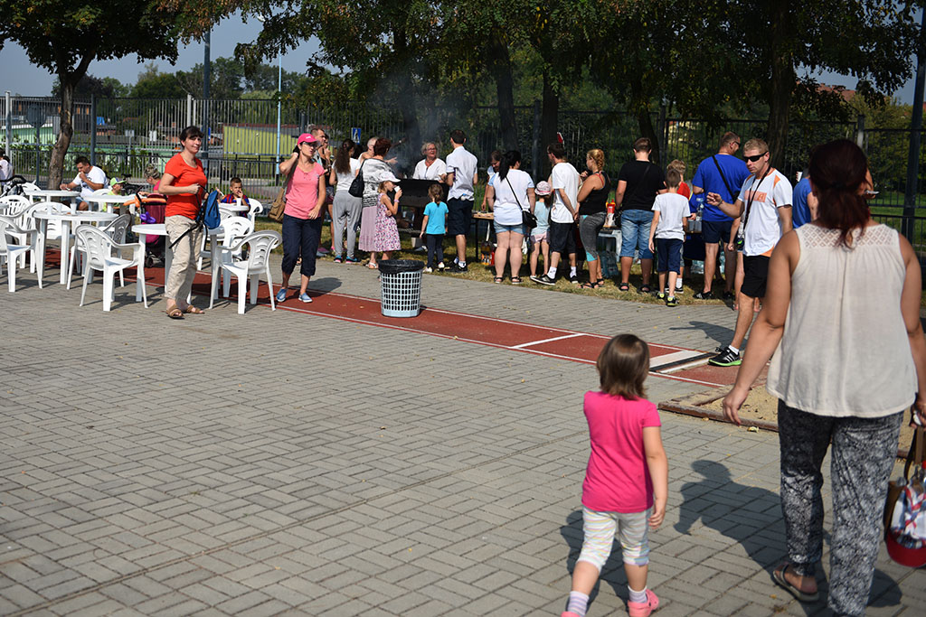 W legnickiej „dziewiątce” odbył się festyn „Postaw na rodzinę”