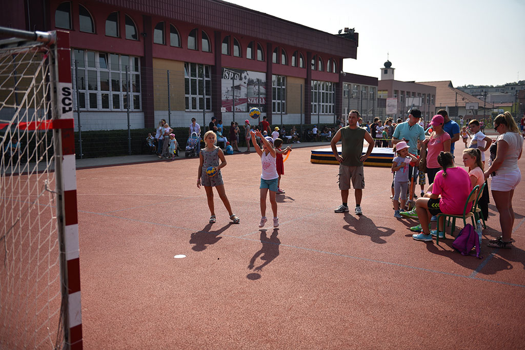 W legnickiej „dziewiątce” odbył się festyn „Postaw na rodzinę”