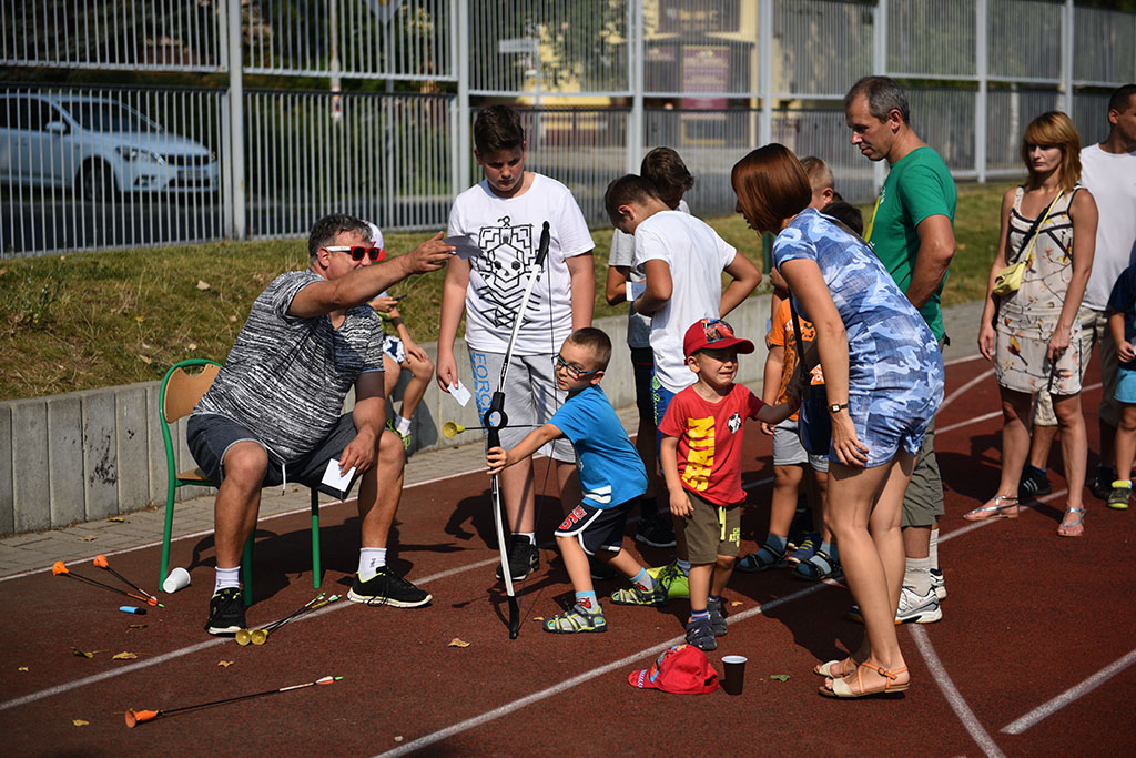 W legnickiej „dziewiątce” odbył się festyn „Postaw na rodzinę”