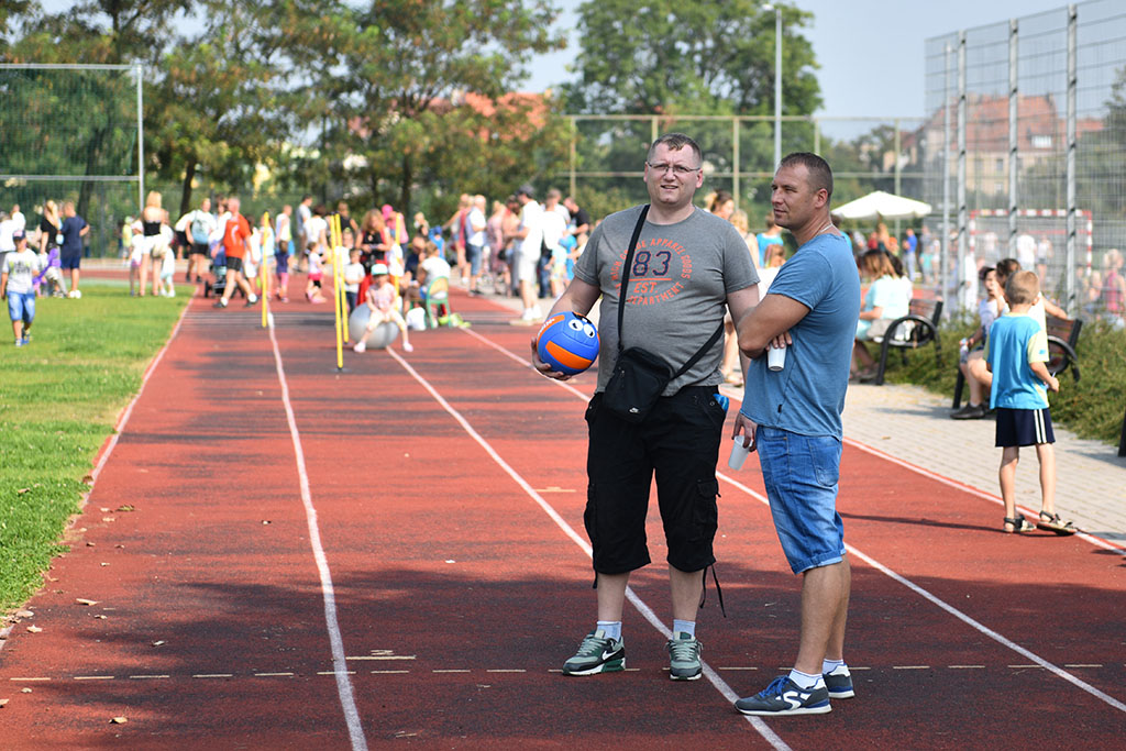 W legnickiej „dziewiątce” odbył się festyn „Postaw na rodzinę”