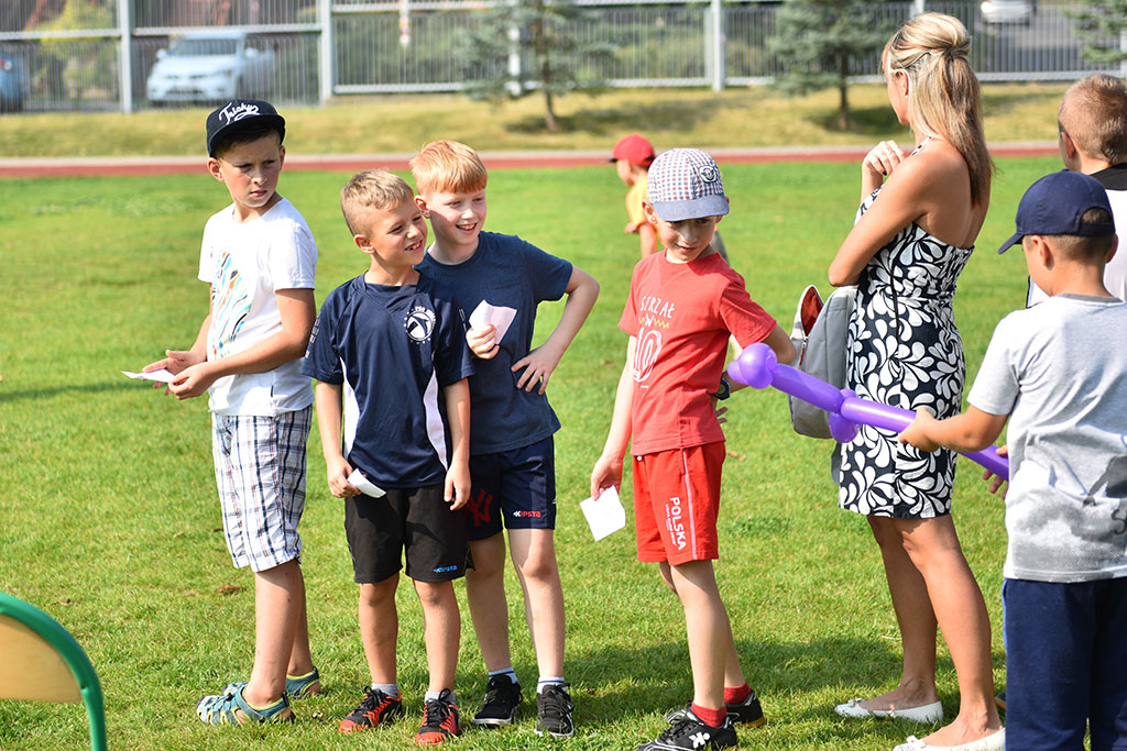 W legnickiej „dziewiątce” odbył się festyn „Postaw na rodzinę”