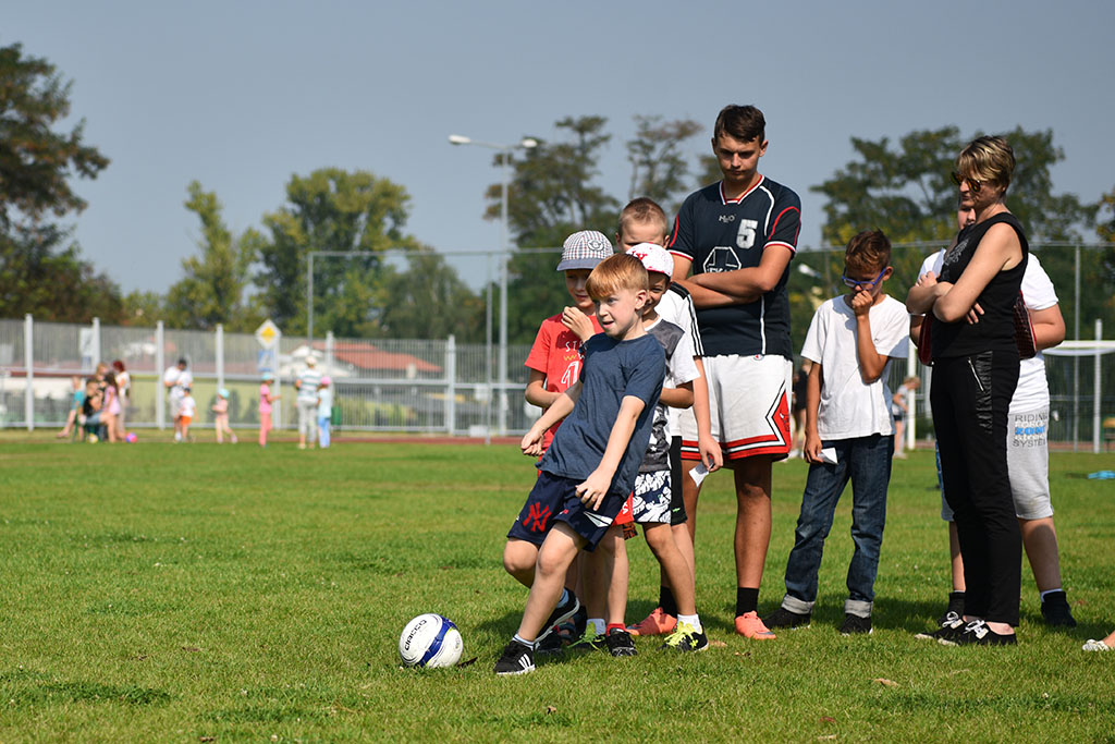 W legnickiej „dziewiątce” odbył się festyn „Postaw na rodzinę”