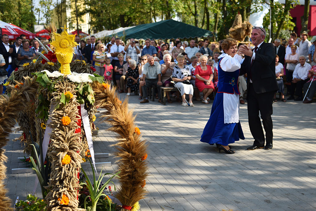 Mieszkańcy gminy Legnickie Pole bawili się na świecie plonów