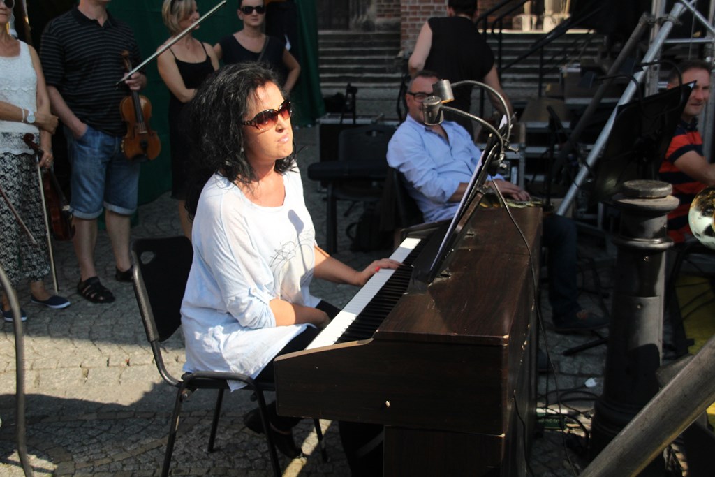 Tłum legniczan bawił się na sobotnich imieninach ulicy NMP