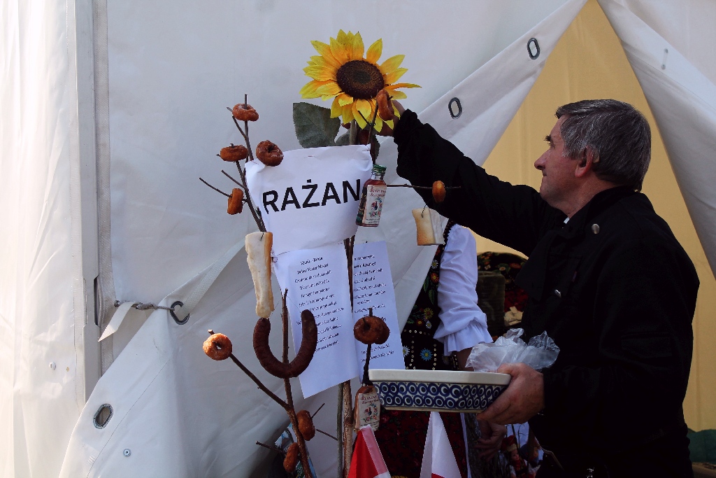 Mieszkańcy gminy Chojnów świętowali na dożynkach gminnych