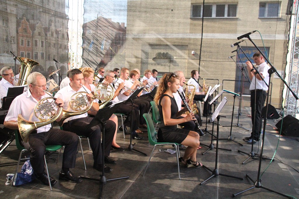 Tłum legniczan bawił się na sobotnich imieninach ulicy NMP