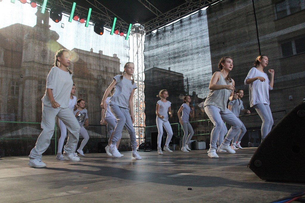 Tłum legniczan bawił się na sobotnich imieninach ulicy NMP