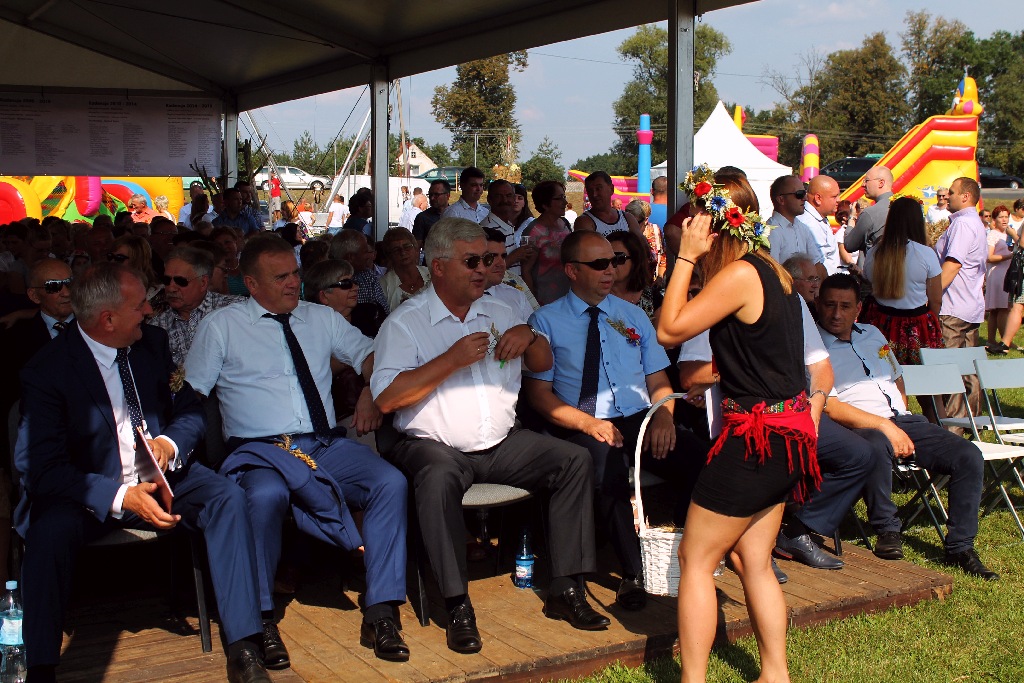 Mieszkańcy gminy Chojnów świętowali na dożynkach gminnych