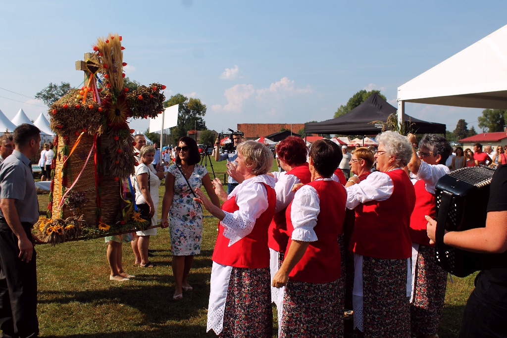 Mieszkańcy gminy Chojnów świętowali na dożynkach gminnych