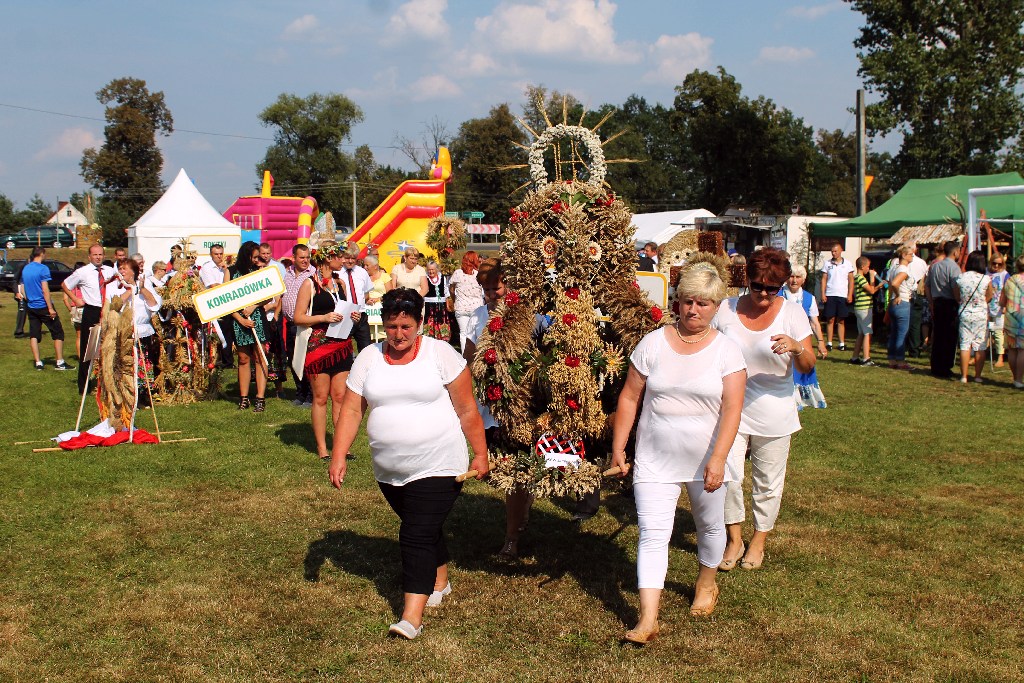 Mieszkańcy gminy Chojnów świętowali na dożynkach gminnych