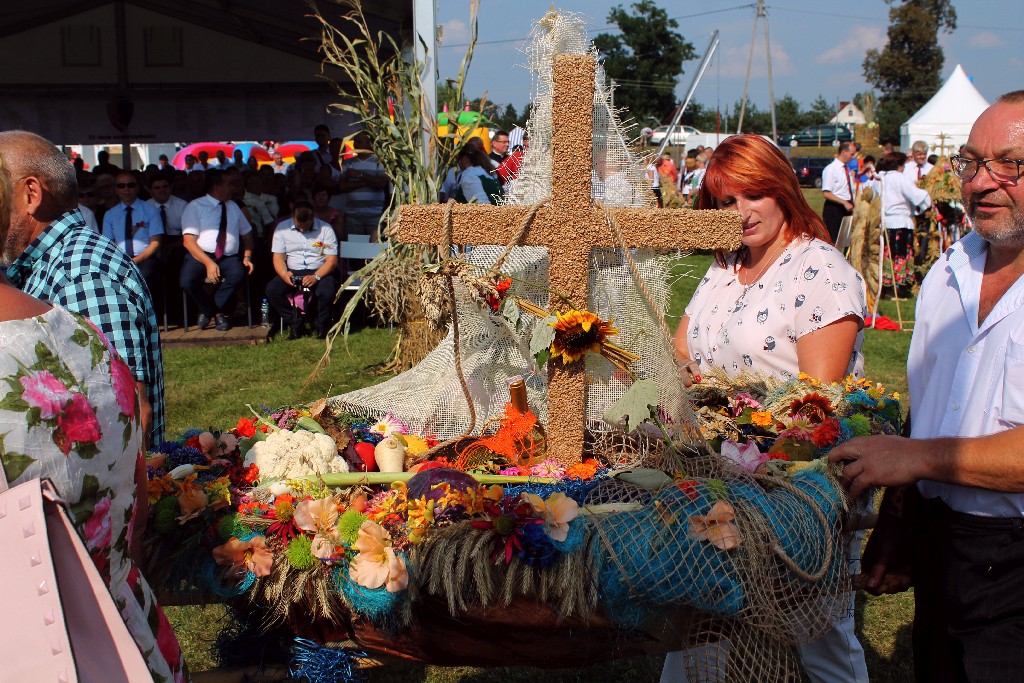 Mieszkańcy gminy Chojnów świętowali na dożynkach gminnych